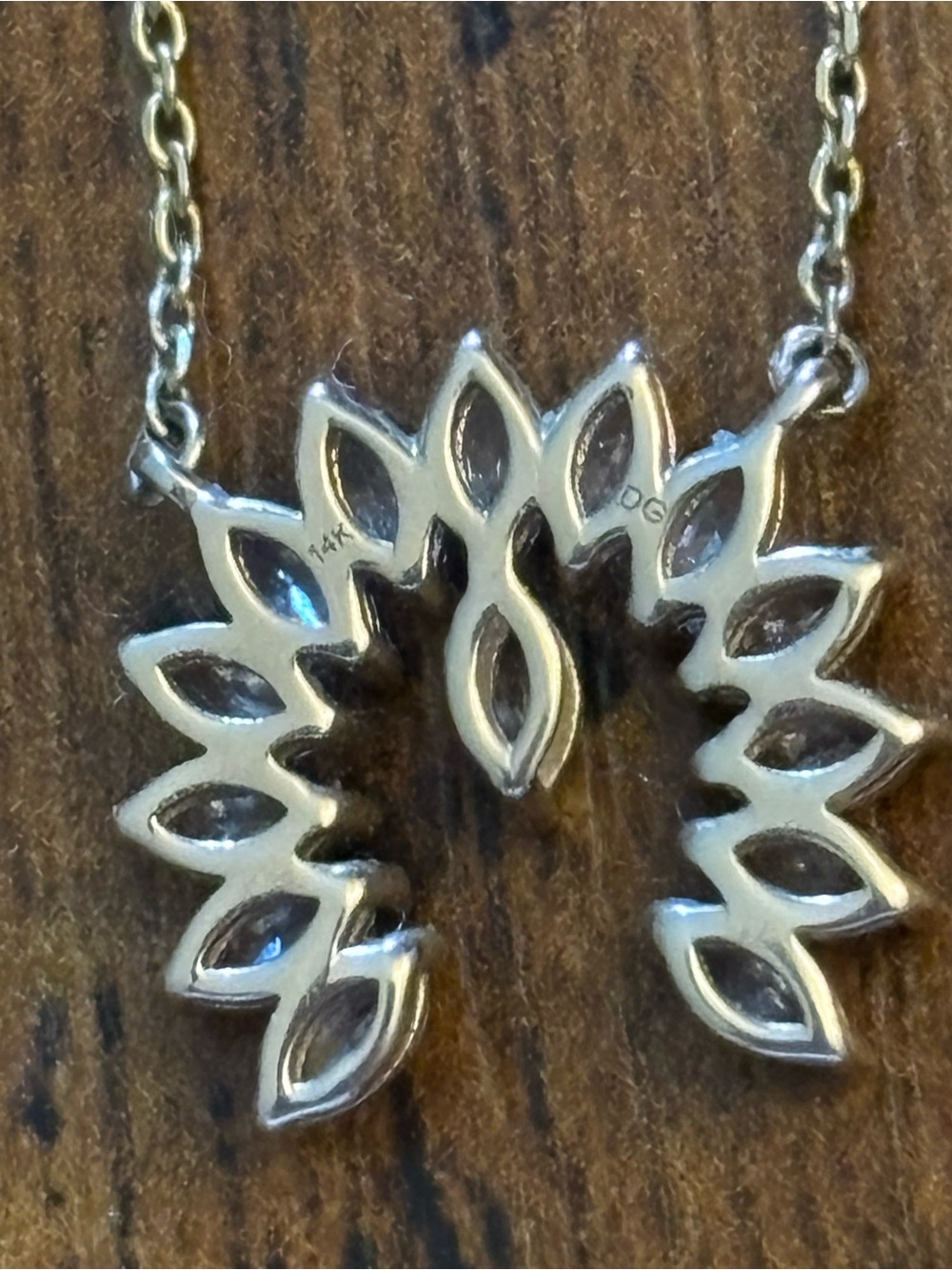 Solid 14k gold and diamond naja western necklace - Picture 4 of 8